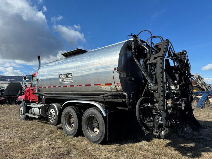 Used 2005 Mack CL 733