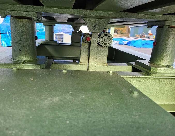 Used Höfer hydraulic veneer press H 65 S