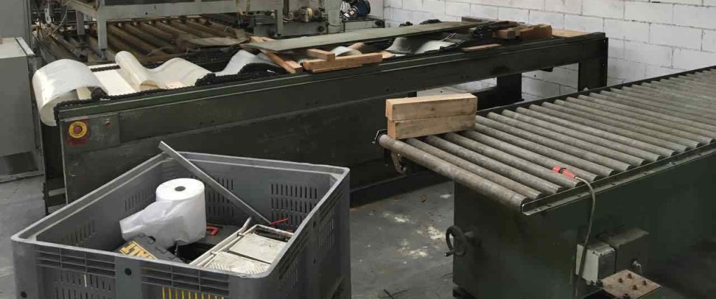 Used Pressa per impialacciare in continuo, marca Colombo, 3000×800