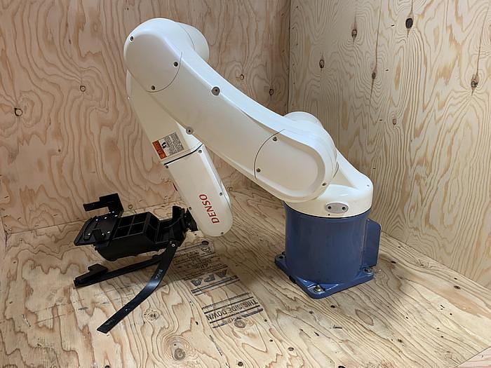 Used 2016 DENSO VS-6577M 6 AXIS CNC ROBOT 7 KG X 854MM REACH RC8 CONTROLLER MINT