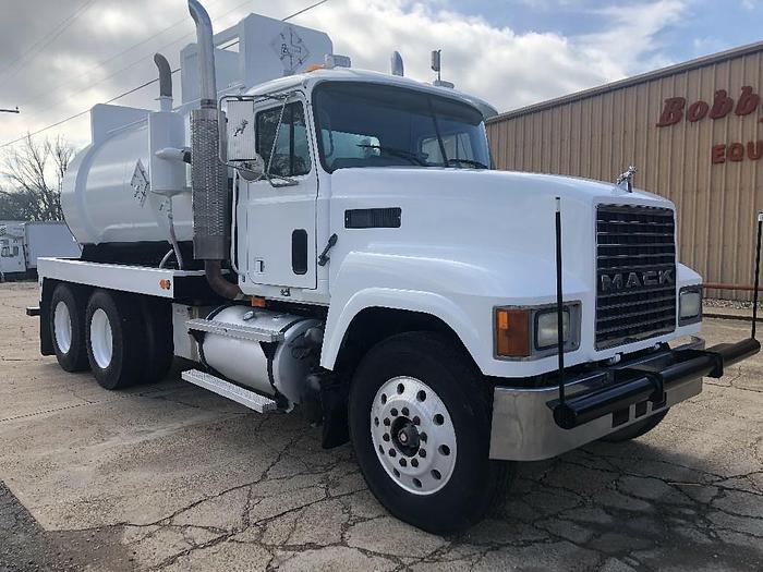 Used 2001 Mack CH 613