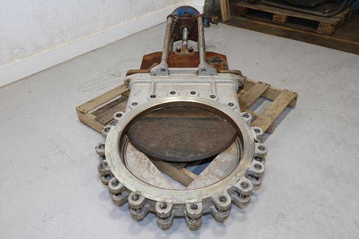 Unused True Line 24" Hand Operated V-Port Knife Gate Valve #44148