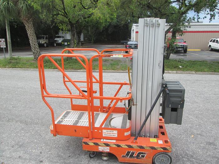 2000 JLG Model SP15 Personnel Man Lift