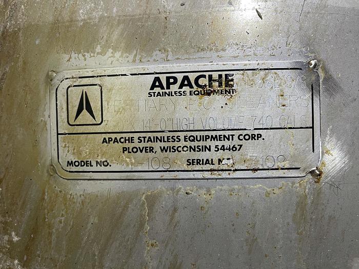 Used APACHE 3'D X 14'H STAINLESS STEEL TANK T-316L 740GAL.