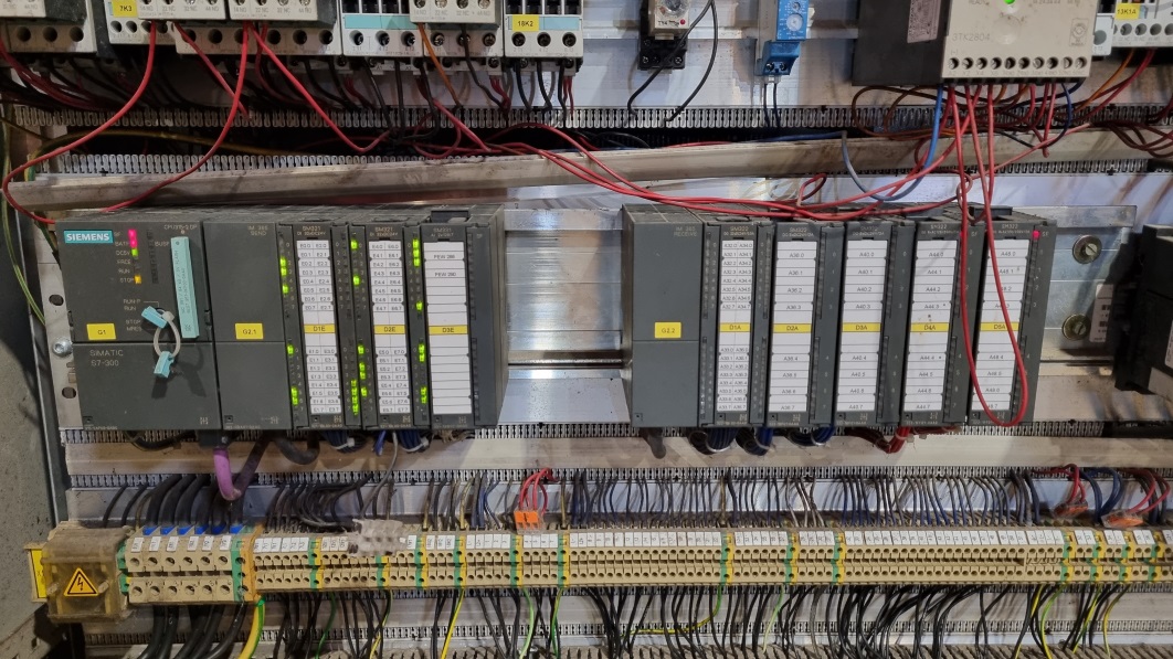 Used Paal Likon 275 D, Presskraft 80 t, Baujahr 2002 mit Trichter und Drahtzugstation