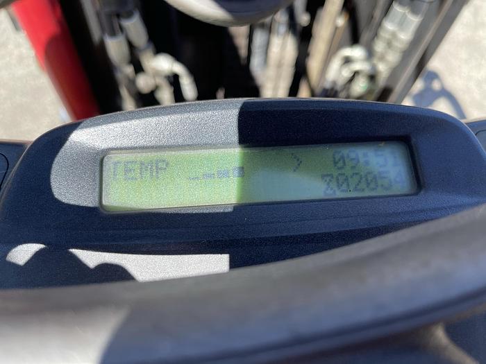 Used 12,000 POUND HYSTER ROLL CLAMP FORKLIFT W/ 60" CASCADE CLAMP 2,100 HOURS