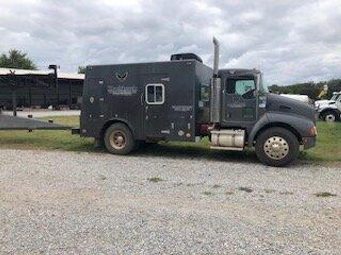 Used 2005 Kenworth Braidedline Slickline with Mast Trailer