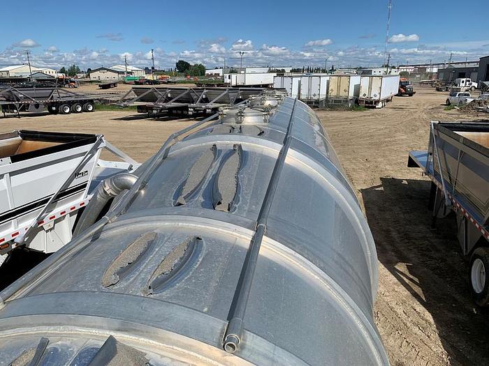 Used 2014 Bedard Pneumatic Dry Bulker Trailer