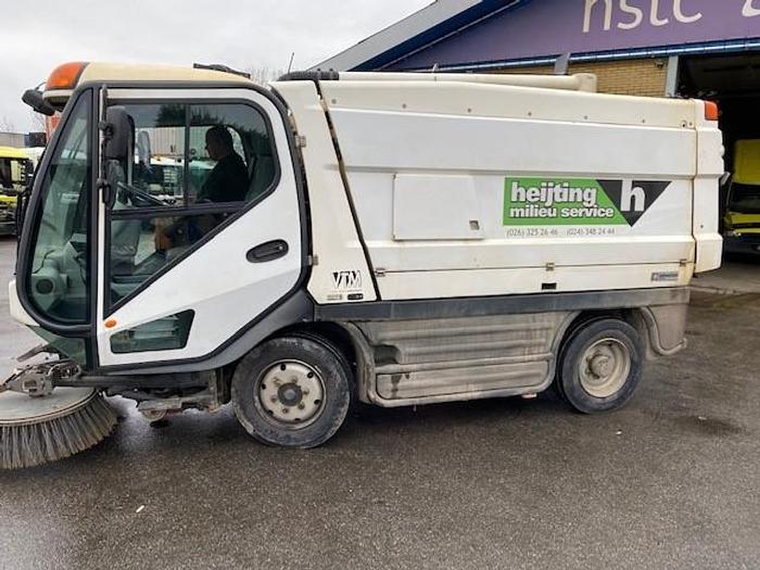 Used 2013 Johnston CX400