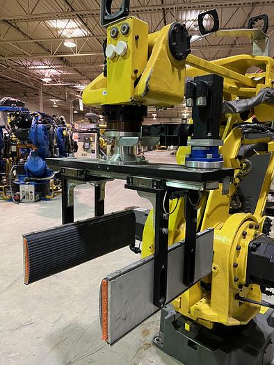 Used FANUC M-410iA ROBOT WITH R30iA CONTROLLER, TESTED AND CLEANED