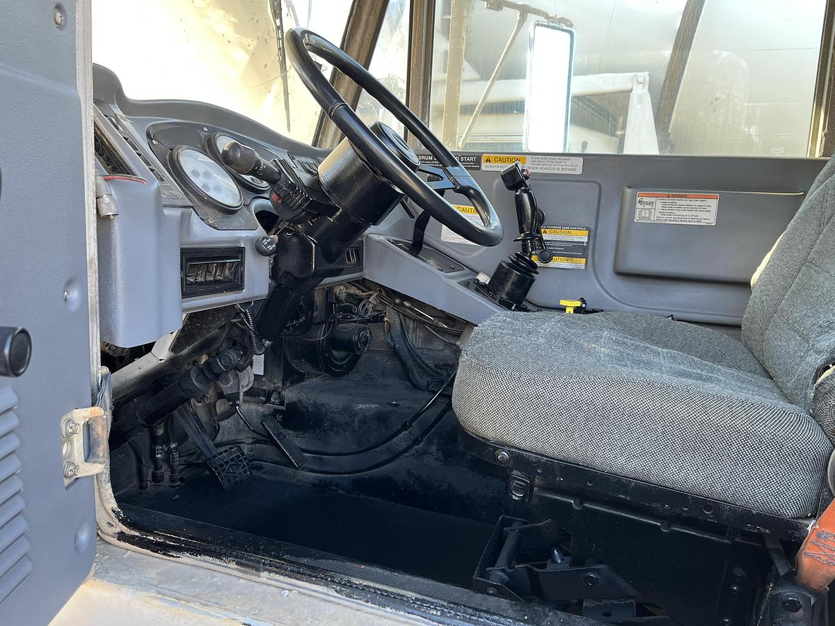 Used (2) 2015 Oshkosh Tri-Axle #15