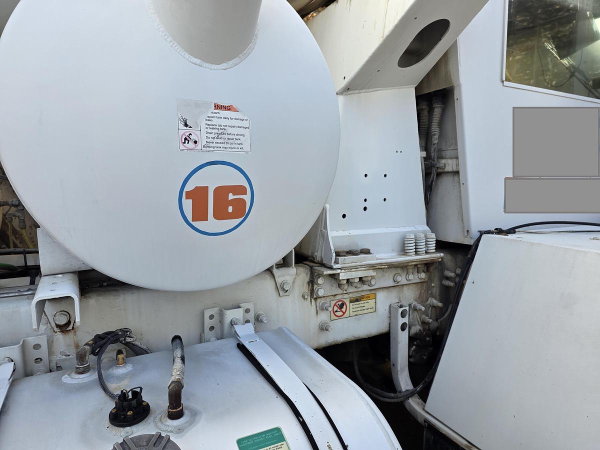 Used (2) 2015 Oshkosh Tri-Axle #16