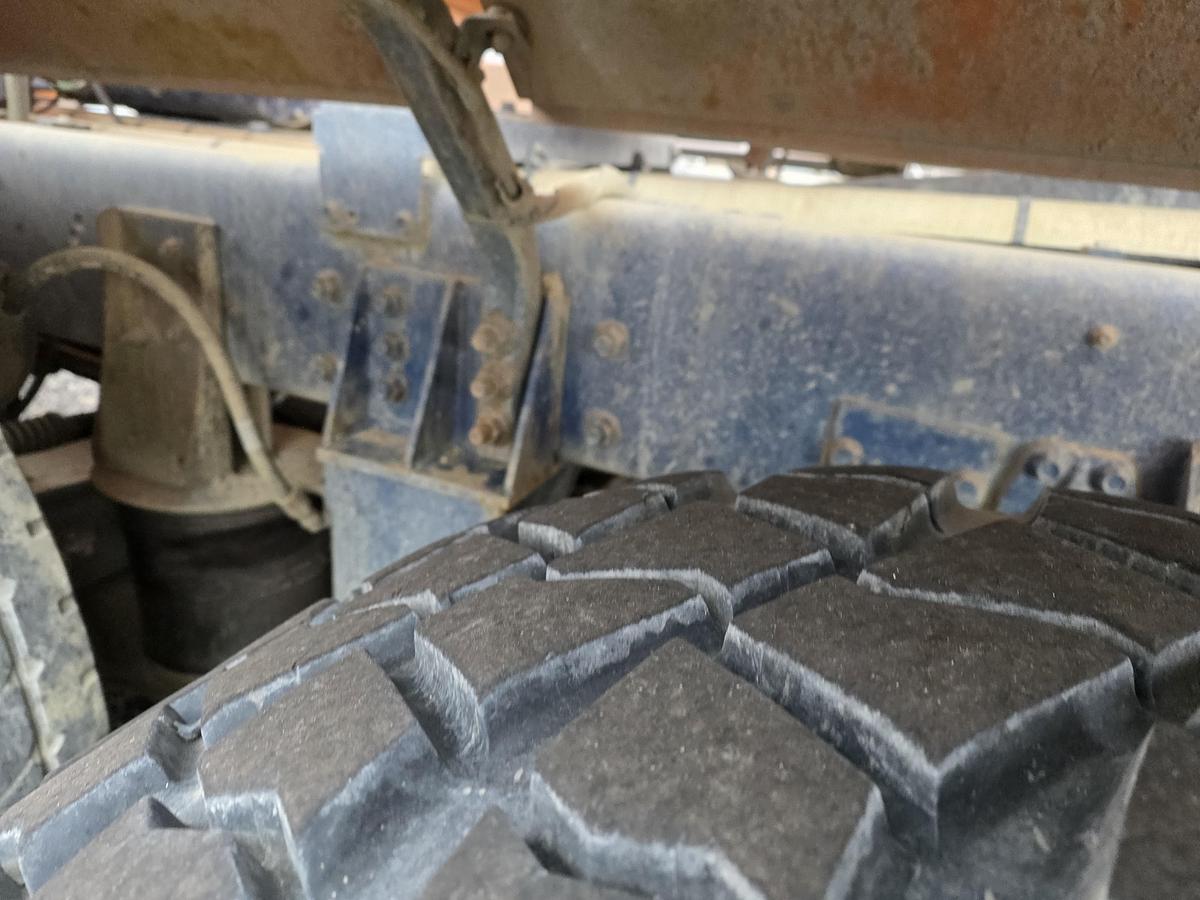 Used 2008 Oshkosh Front Discharge