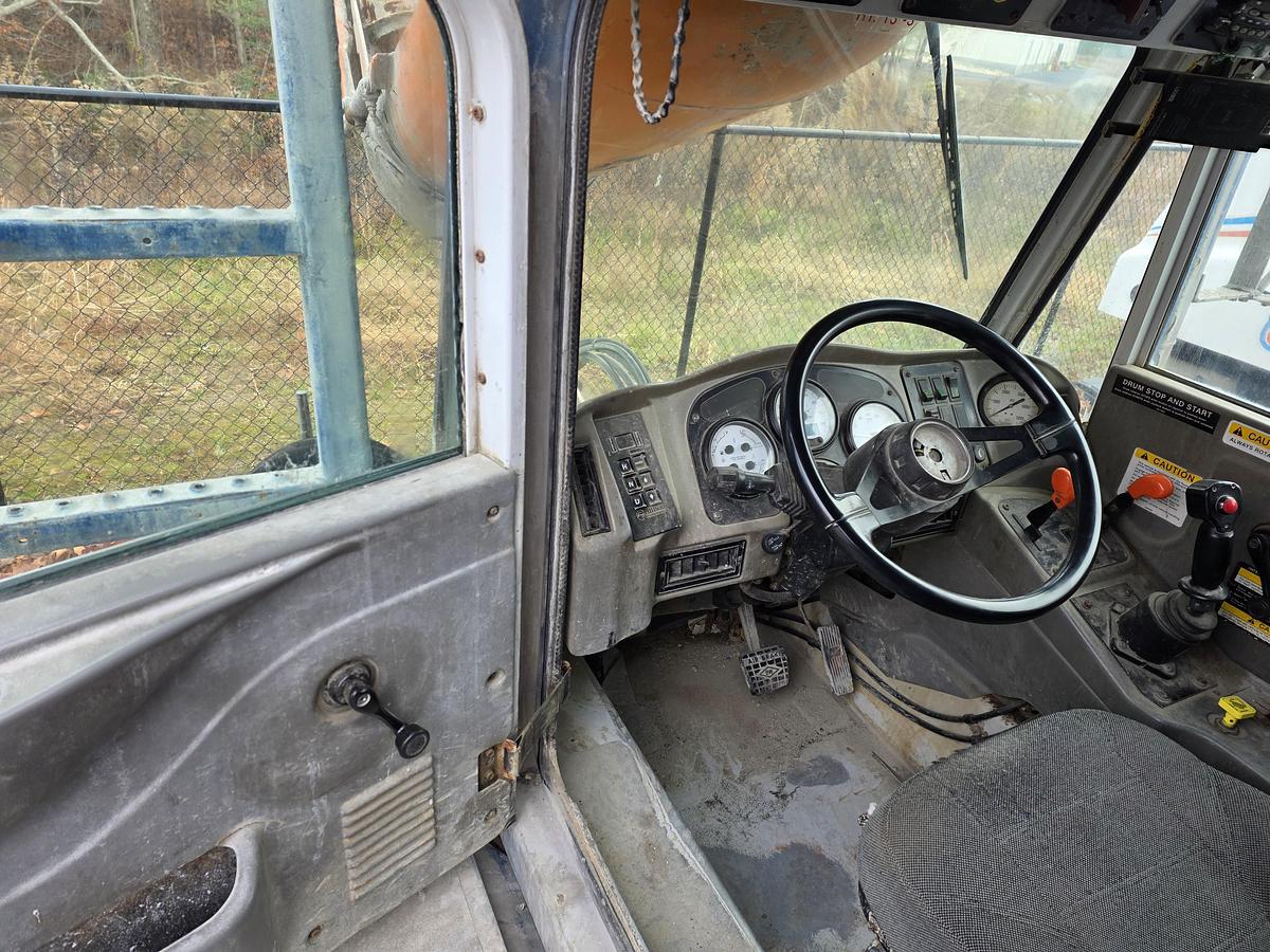 Used 2008 Oshkosh Front Discharge