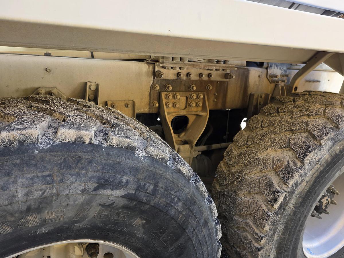 Used (2) 2015 Oshkosh Tri-Axle #16