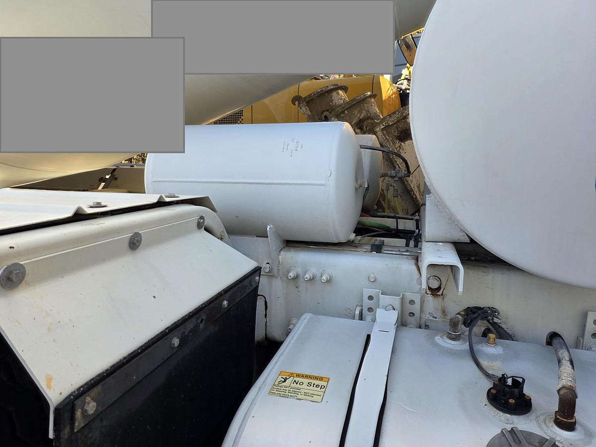 Used (2) 2015 Oshkosh Tri-Axle #16