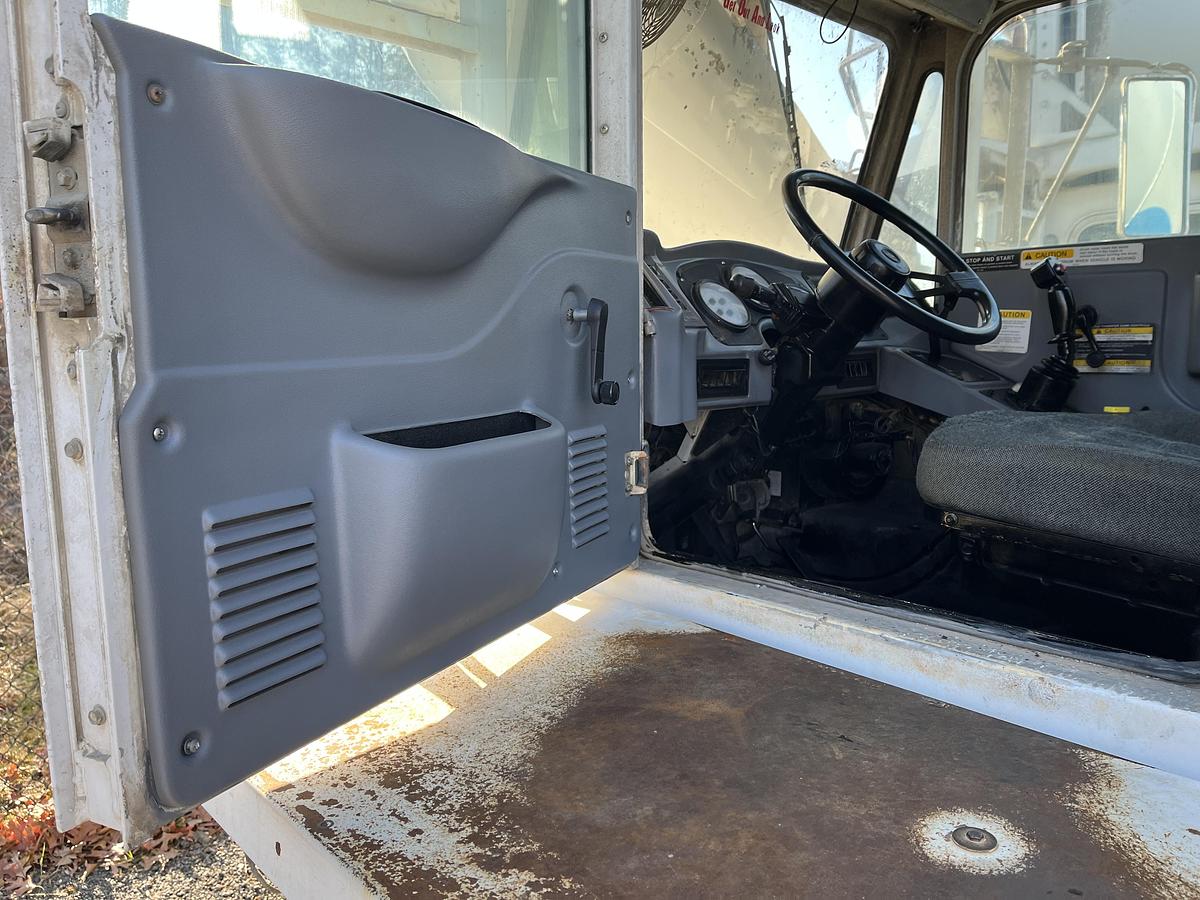 Used (2) 2015 Oshkosh Tri-Axle #15