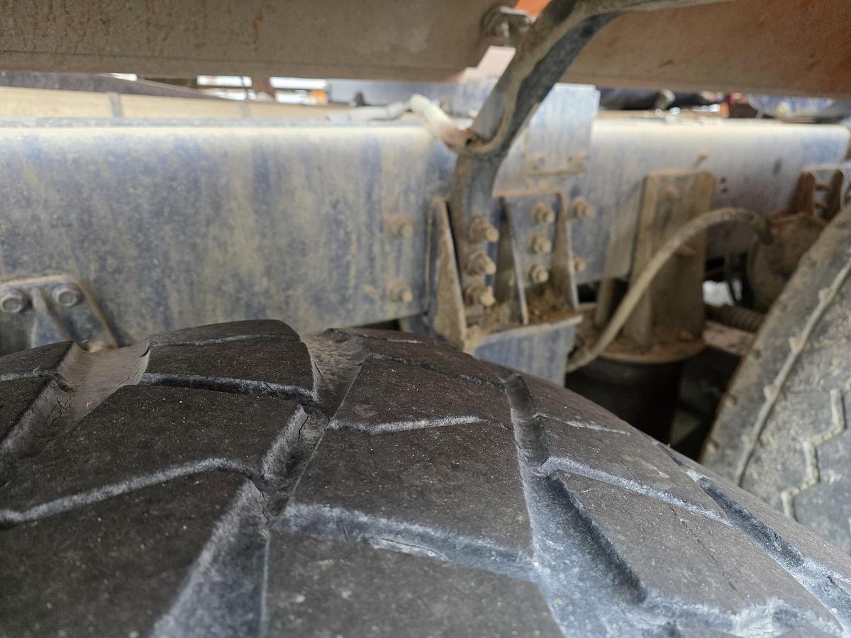 Used 2008 Oshkosh Front Discharge