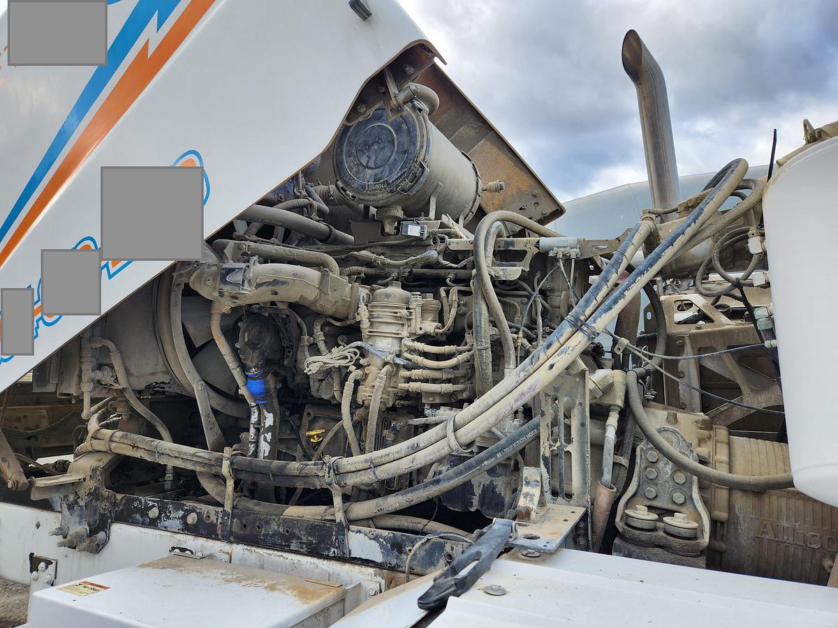 Used (2) 2016 AND (1) 2015 OSHKOSH TRIAXLE MIXERS! THESE ARE SISTER TRUCKS AND ARE READY FOR WORK TODAY!!