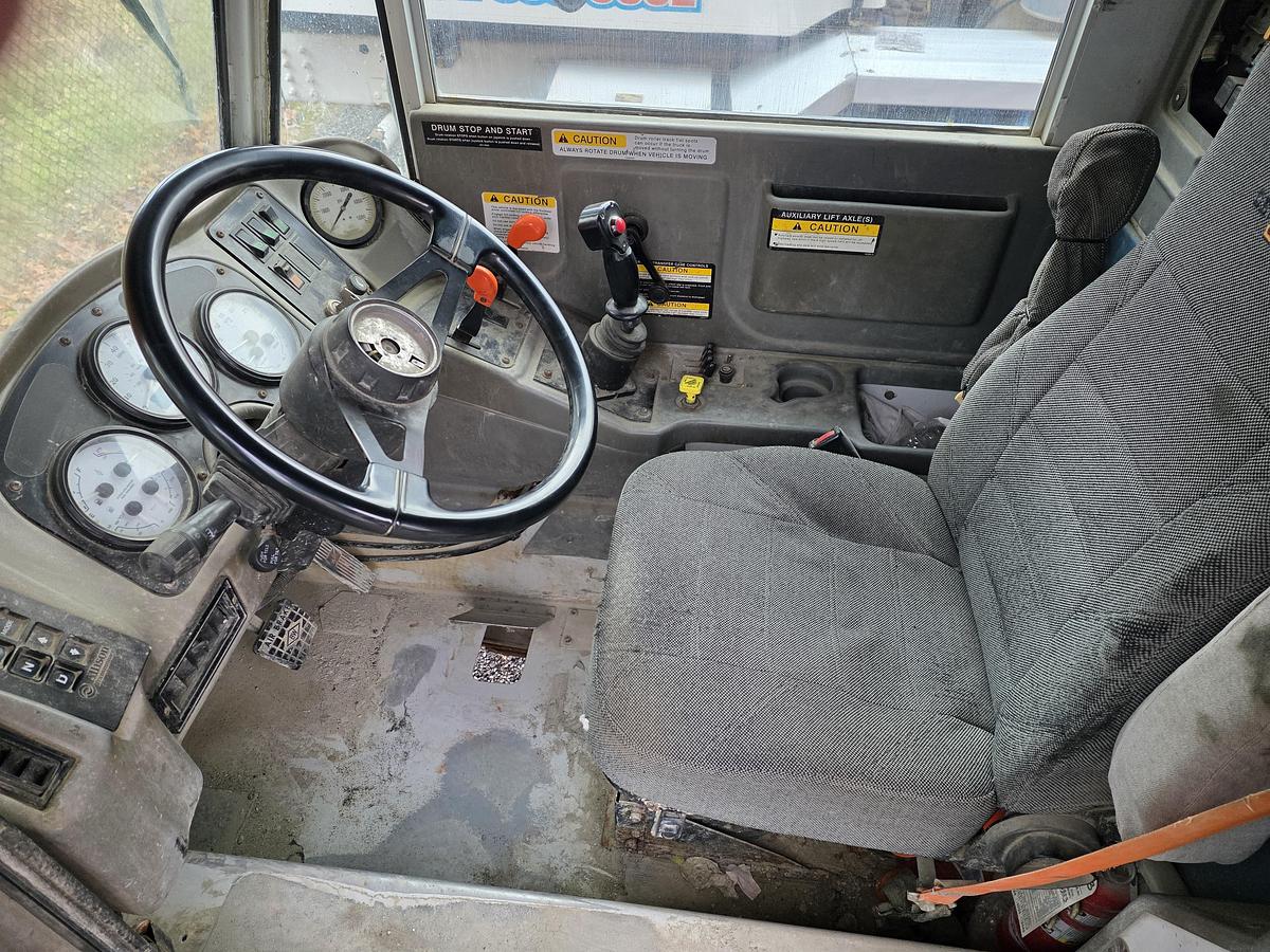 Used 2008 Oshkosh Front Discharge