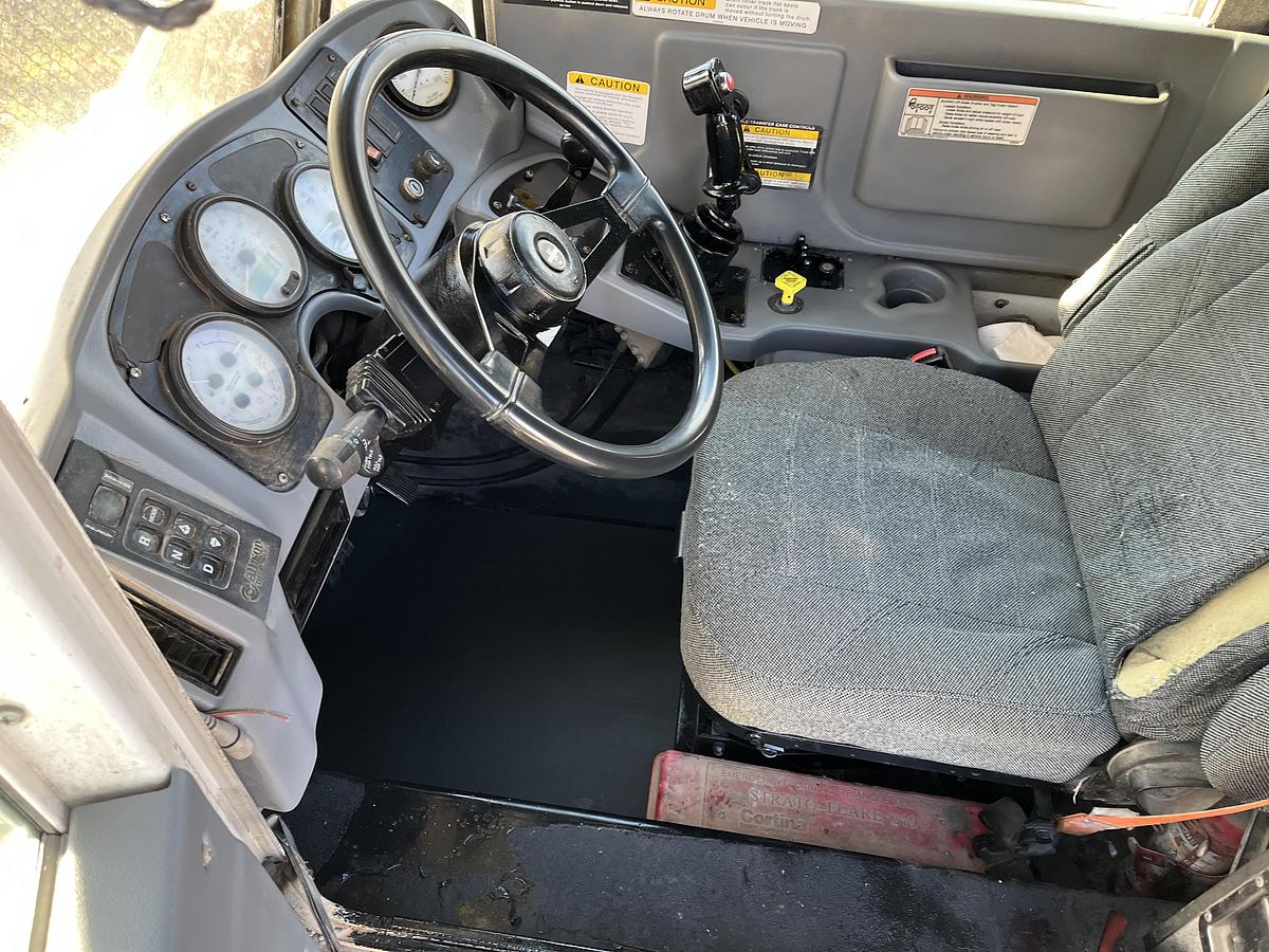 Used (2) 2015 Oshkosh Tri-Axle #15