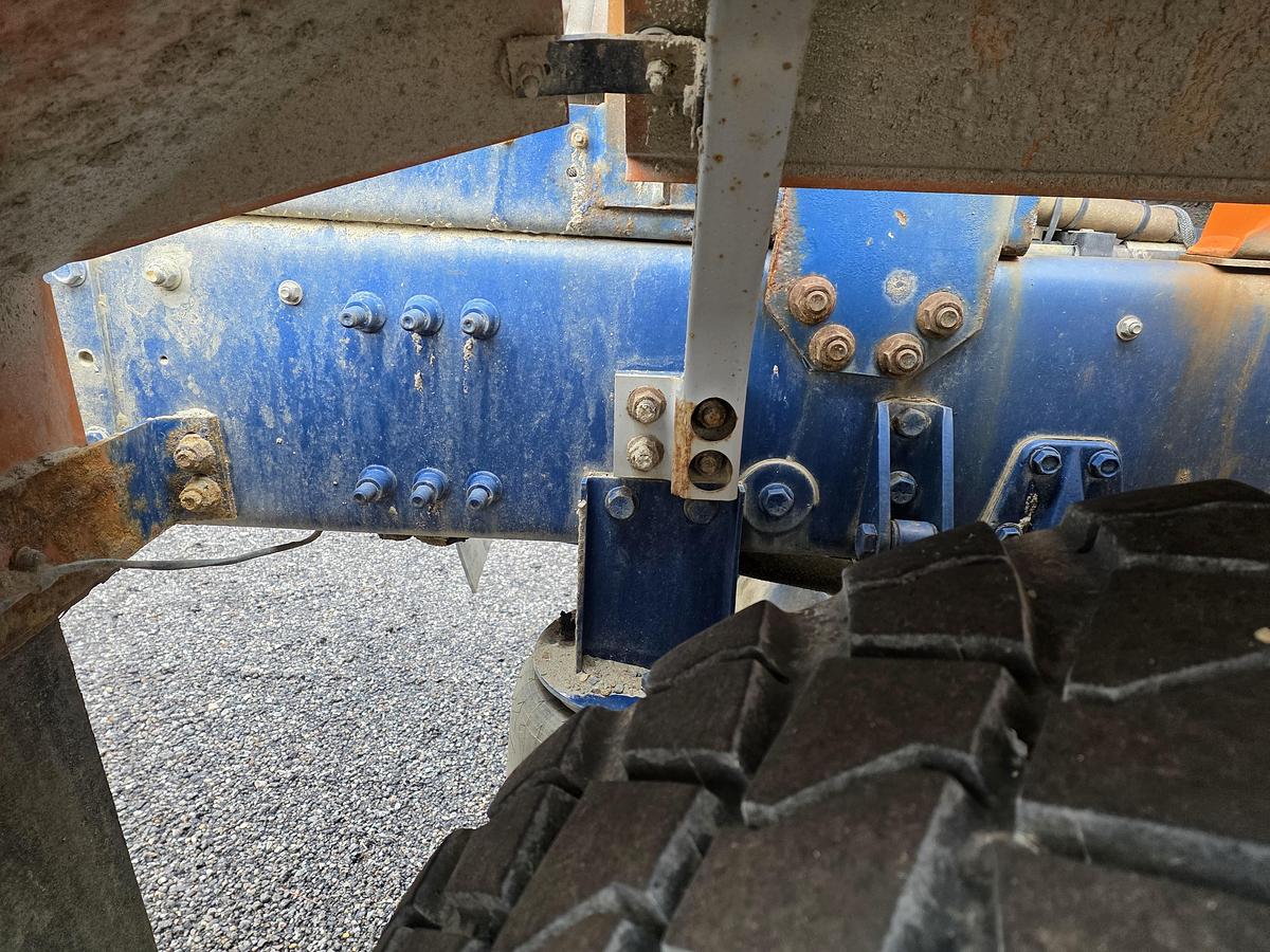 Used 2008 Oshkosh Front Discharge