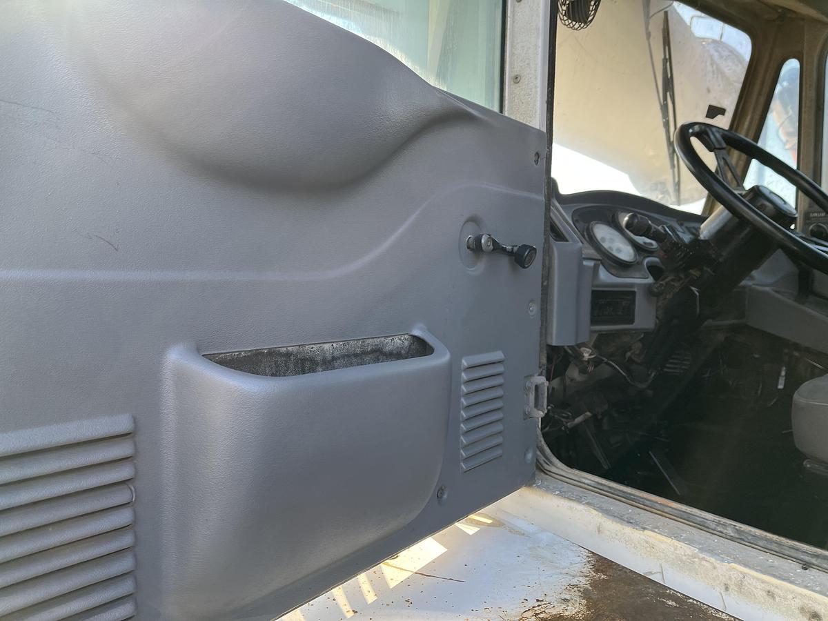 Used (2) 2015 Oshkosh Tri-Axle #15