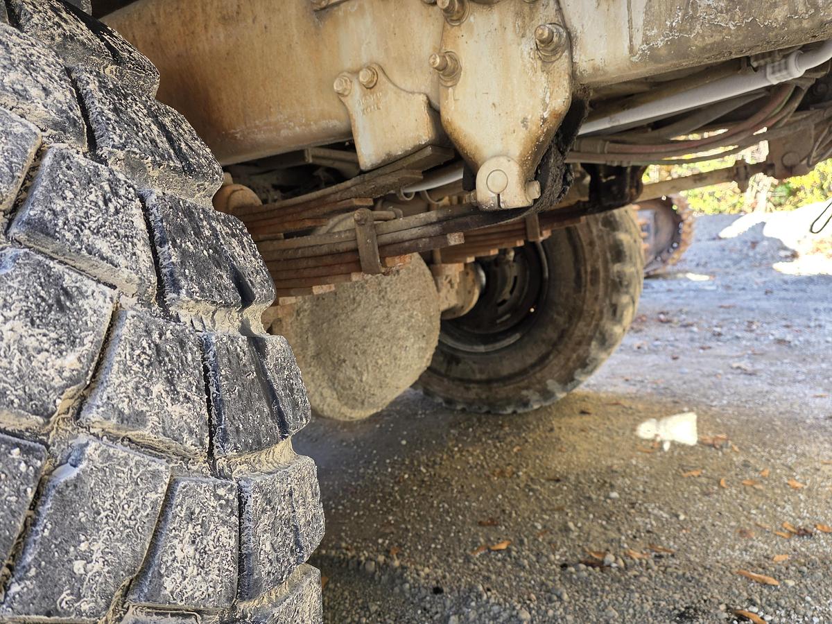 Used (2) 2015 Oshkosh Tri-Axle #15