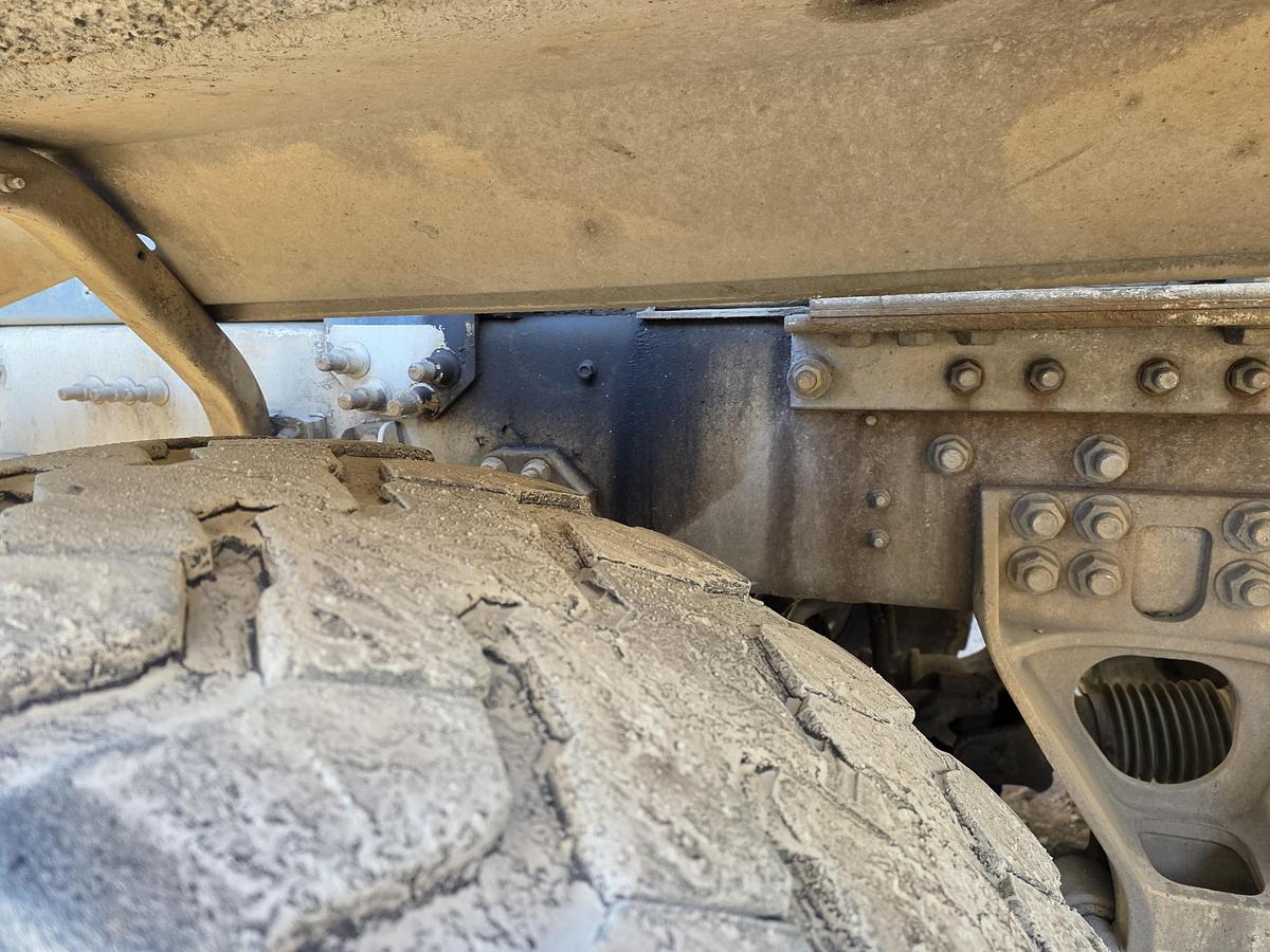 Used (2) 2015 Oshkosh Tri-Axle #16