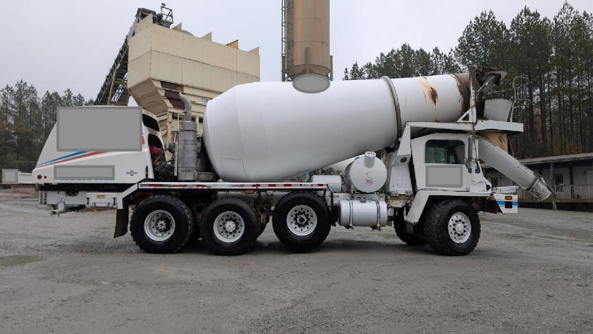 Used 2015 OSHKOSH TRIAXLE: ENGINE REPLACED IN LATE 2024.. 90-95% DRUM.. SOUTHERN TRUCK-RUST FREE