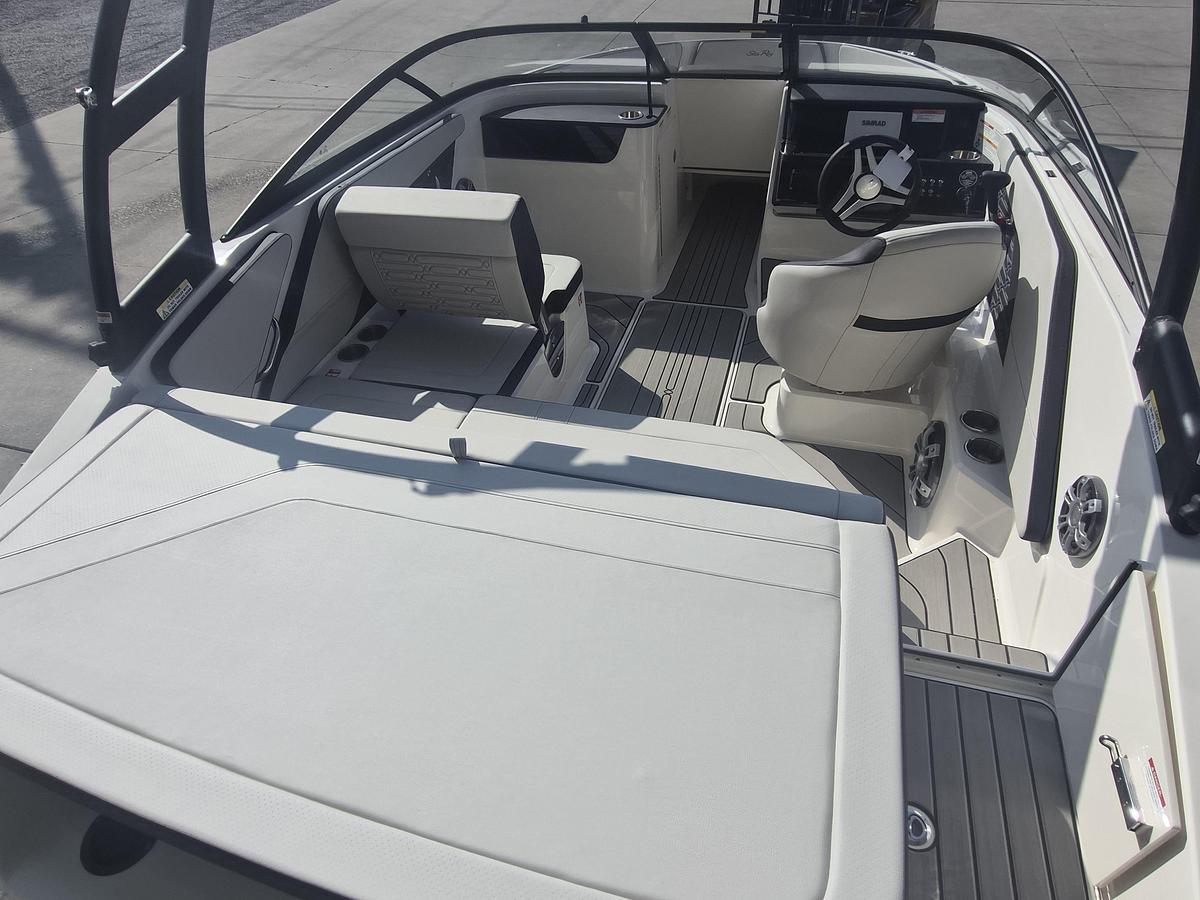 2027 Sea Ray 190 SPX