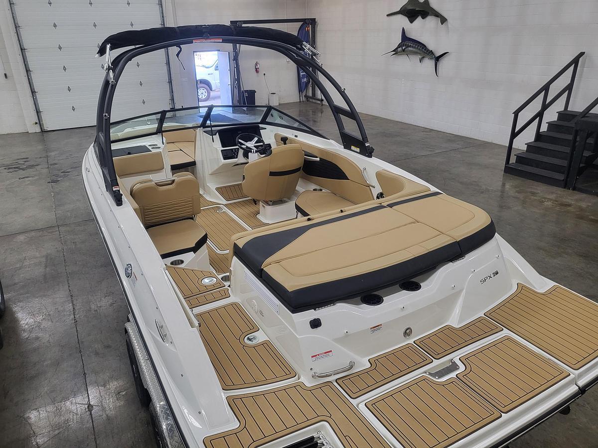 Used 2023 Sea Ray SPX 210