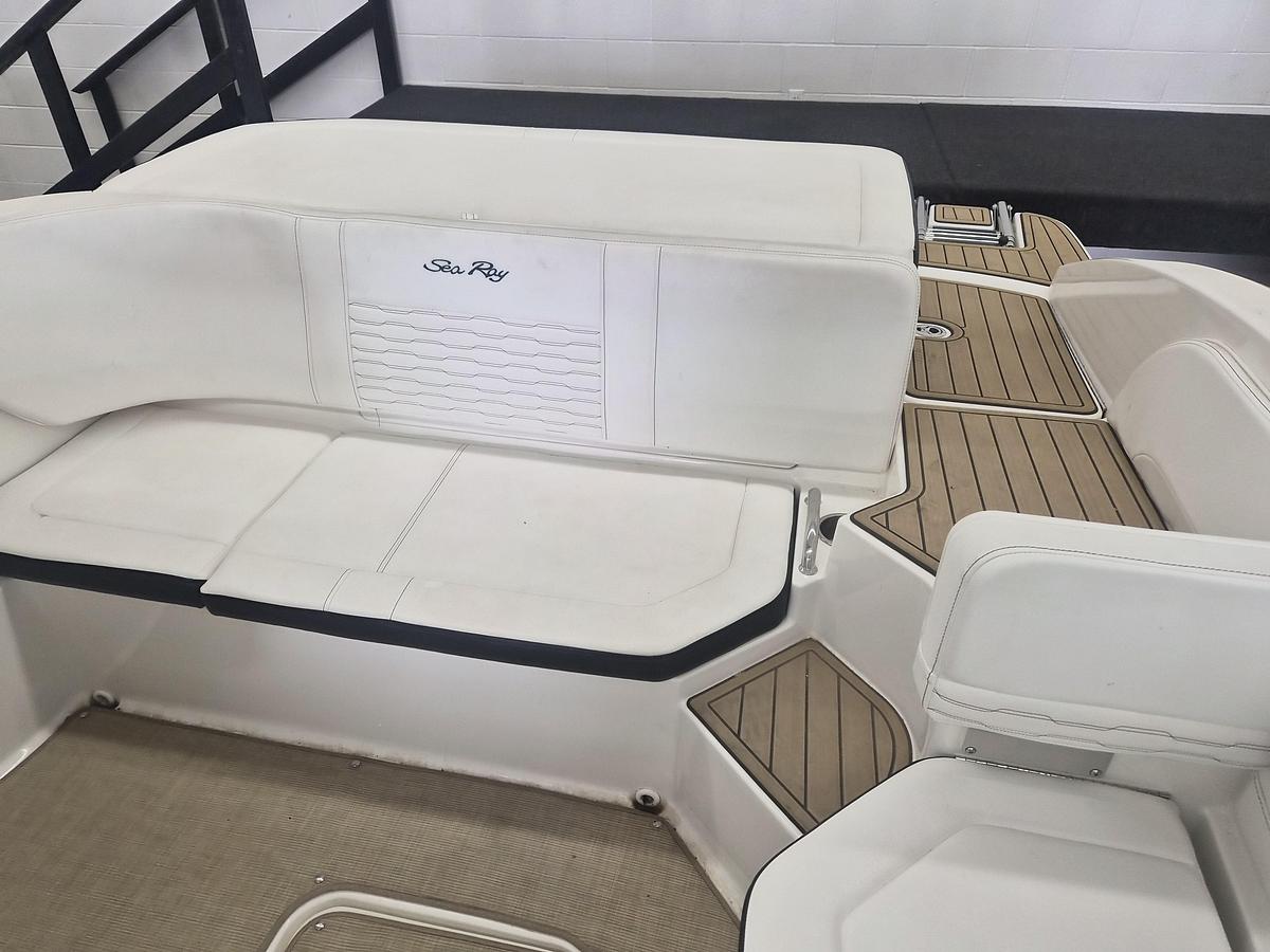 Used 2023 Sea Ray SPX 190