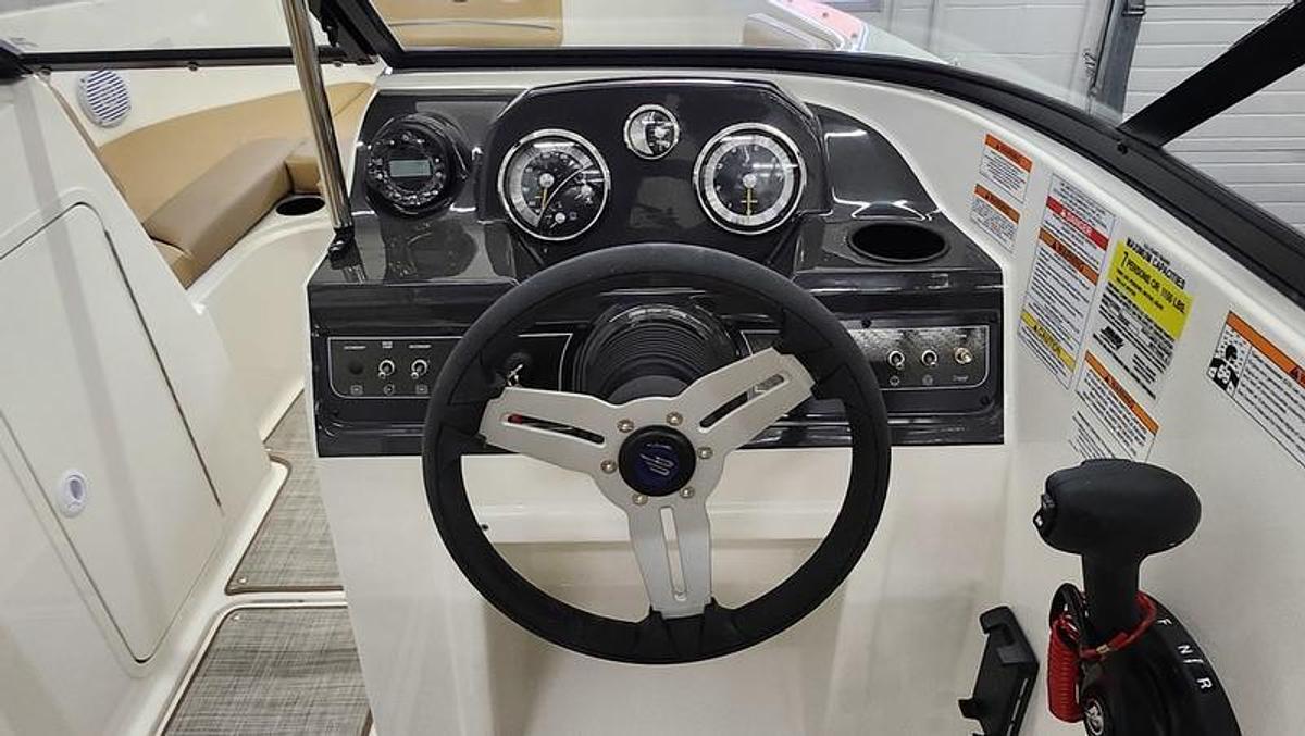 2025 Bayliner VR4 Bowrider - Outboard