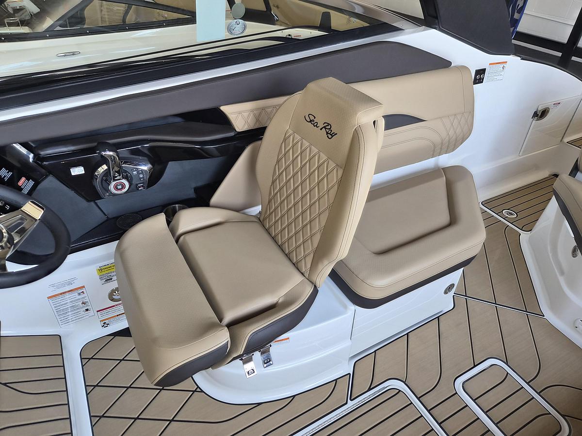 2026 Sea Ray SLX 260