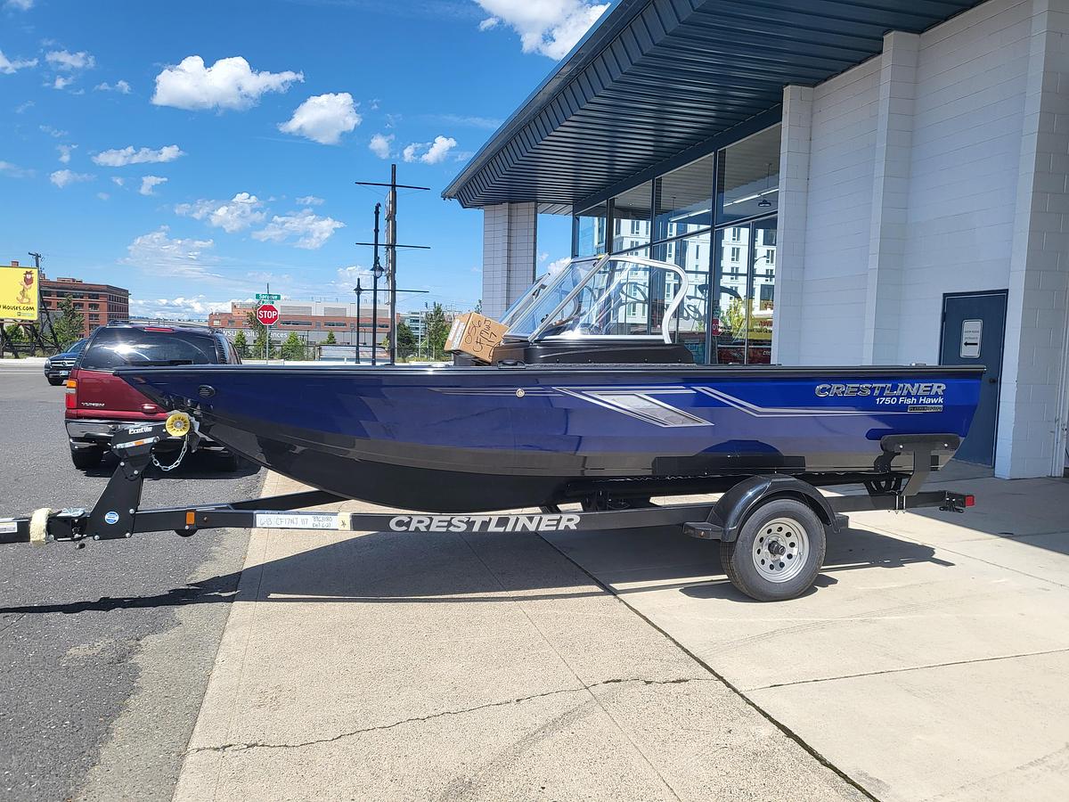 2027 Crestliner 1750 Fish Hawk