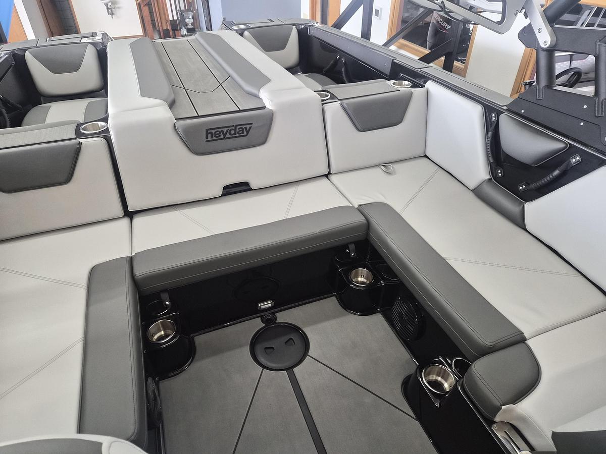 2026 Heyday Wake Boats WT-Surf