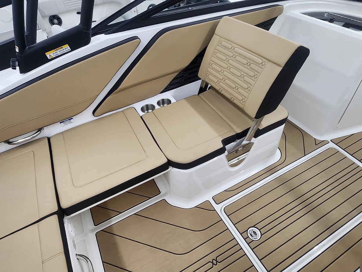 2027 Sea Ray 210 SPX