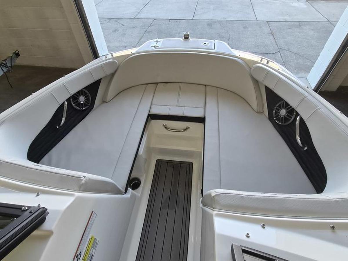 Used 2023 Sea Ray SPX 210