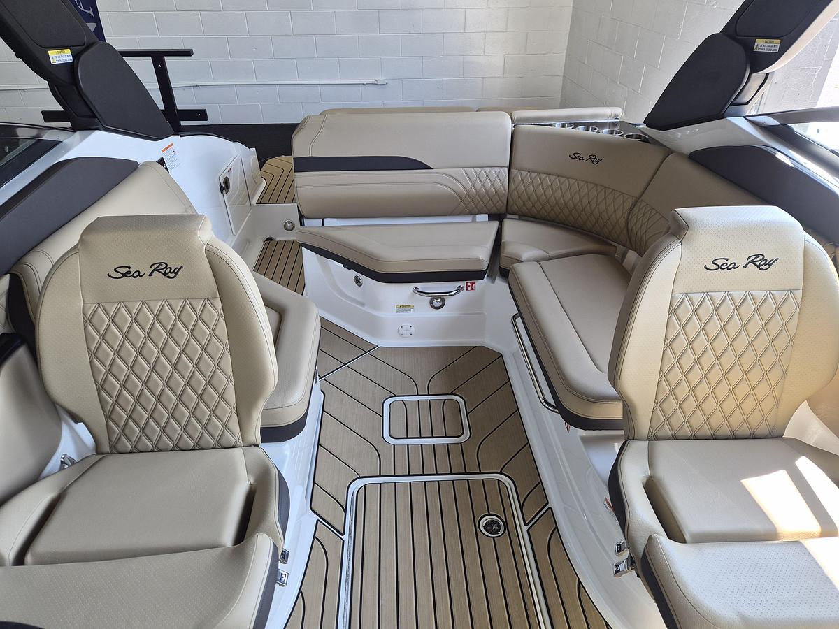 2026 Sea Ray SLX 260