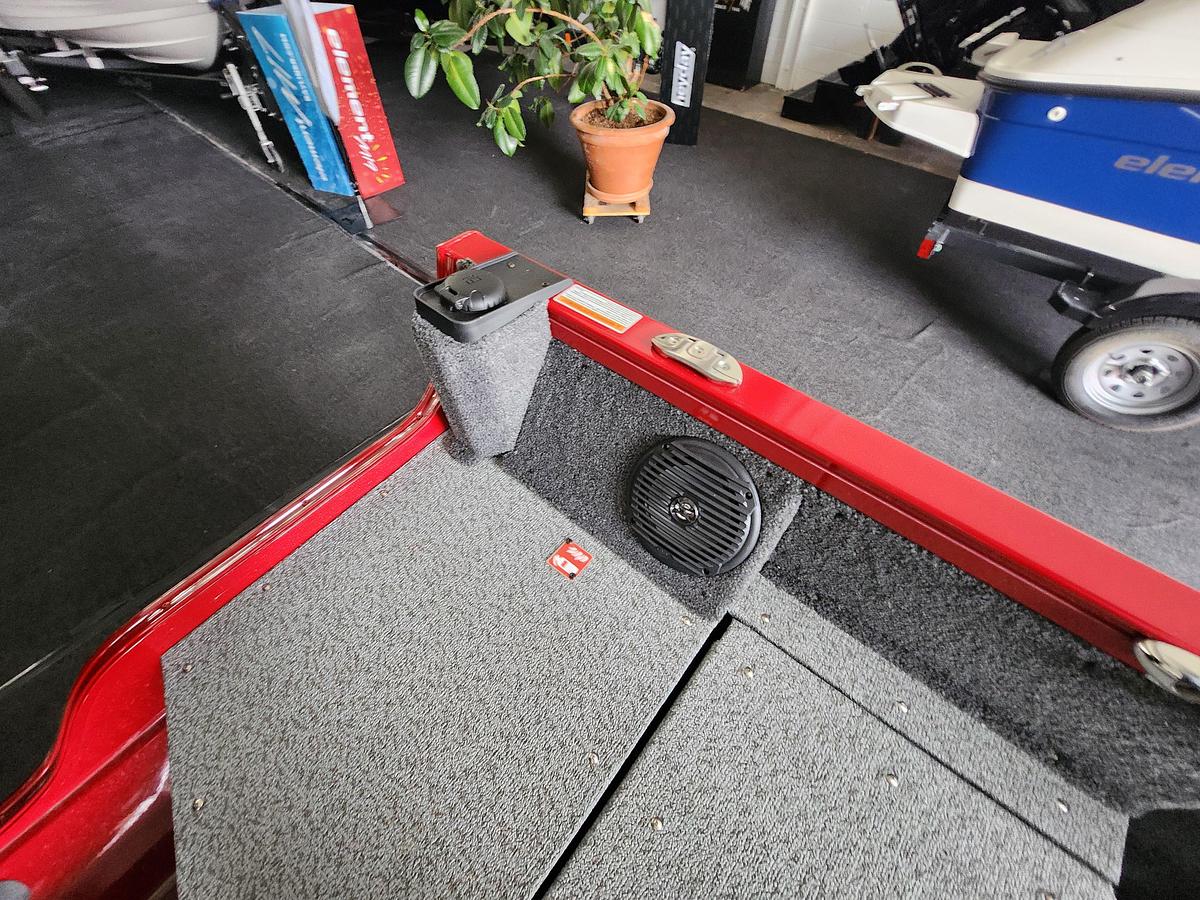 2026 Crestliner 1750 Hawk Walkthrough