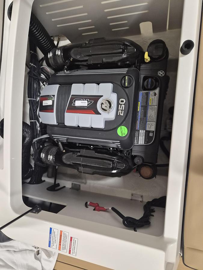 2026 Sea Ray SPX 210