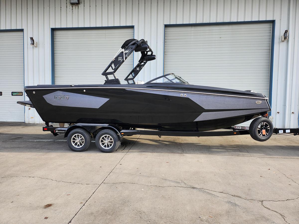 2026 Heyday Wake Boats WT-Surf