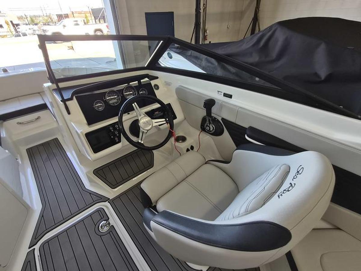 Used 2023 Sea Ray SPX 210