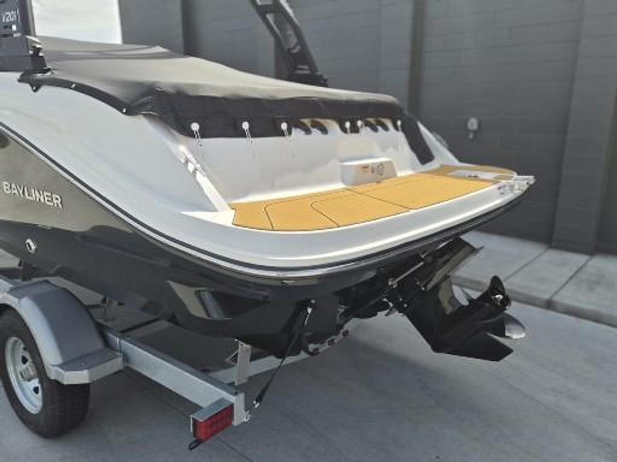 2026 Bayliner V20i Bowrider