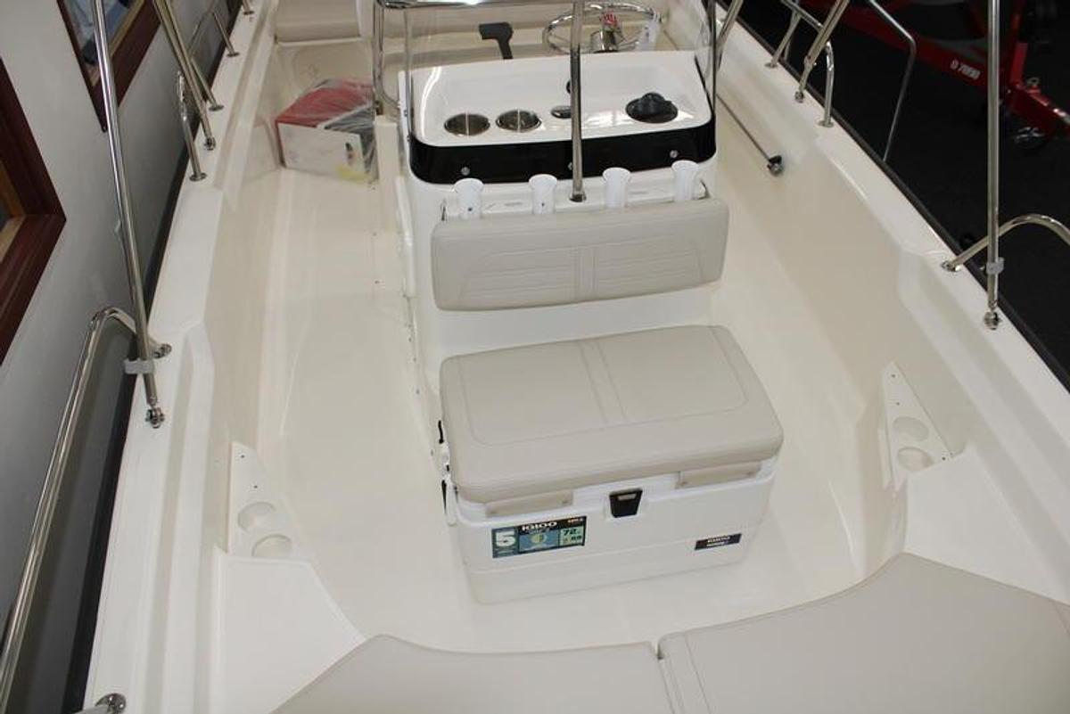 2026 Boston Whaler 170 Montauk
