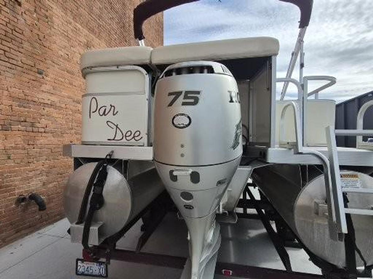 Used 2005 Bennington 257 FX