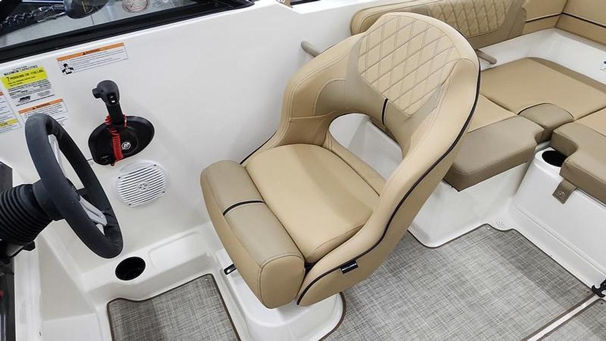 2025 Bayliner VR4 Bowrider - Outboard