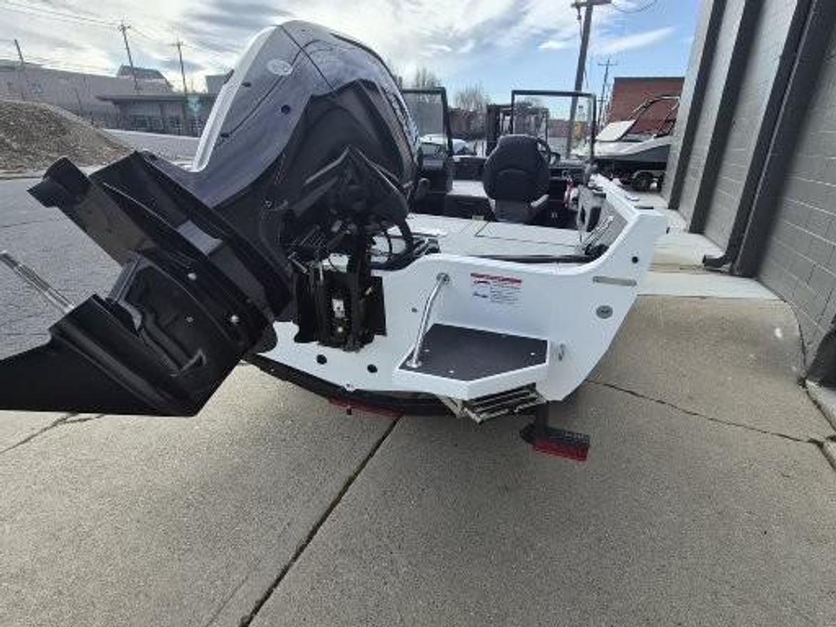 2026 Crestliner 1750 Hawk Walkthrough