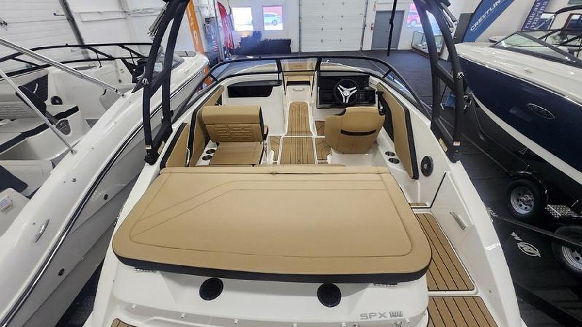 2025 Sea Ray SPX 190